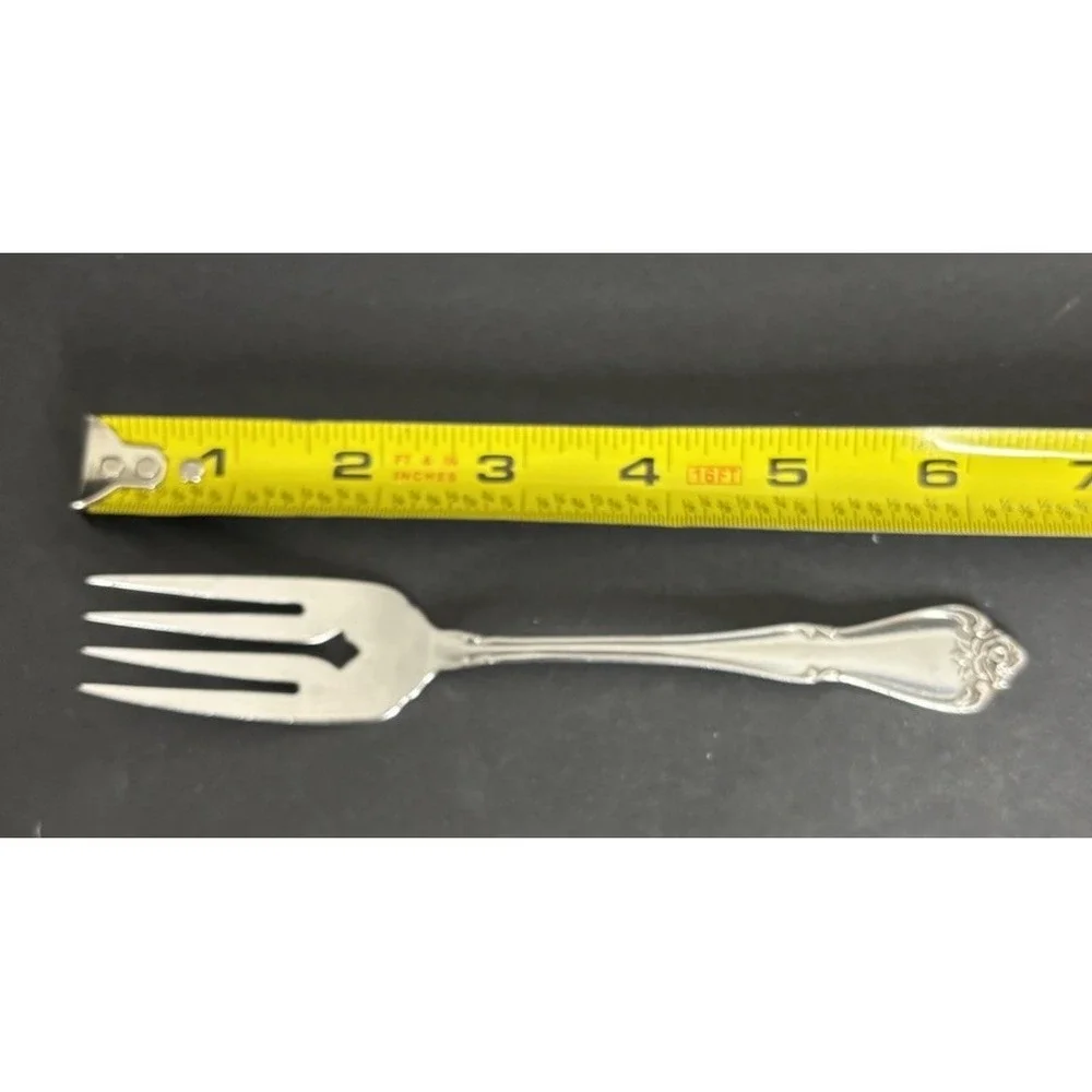 Oneida Arbor Rose True Rose Teaspoon Salad Fork & 3 Oval Soup Spoons Flatware